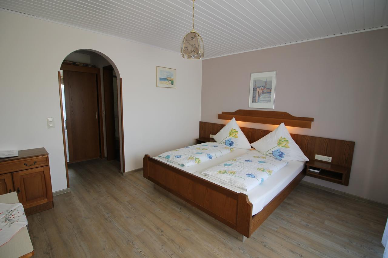 Gasthaus Und Ferienwohnungen Zum Engel Waldbrunn  Εξωτερικό φωτογραφία