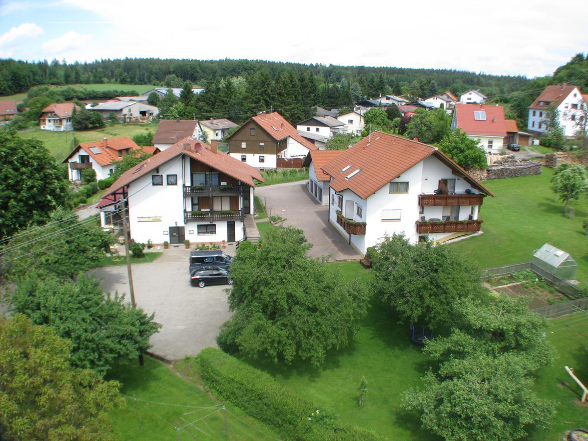 Gasthaus Und Ferienwohnungen Zum Engel Waldbrunn  Εξωτερικό φωτογραφία